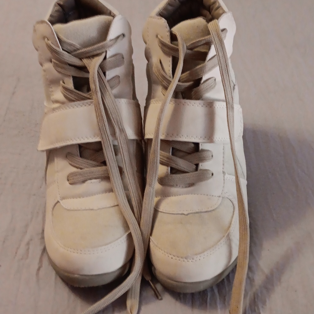 Wedge sneakers